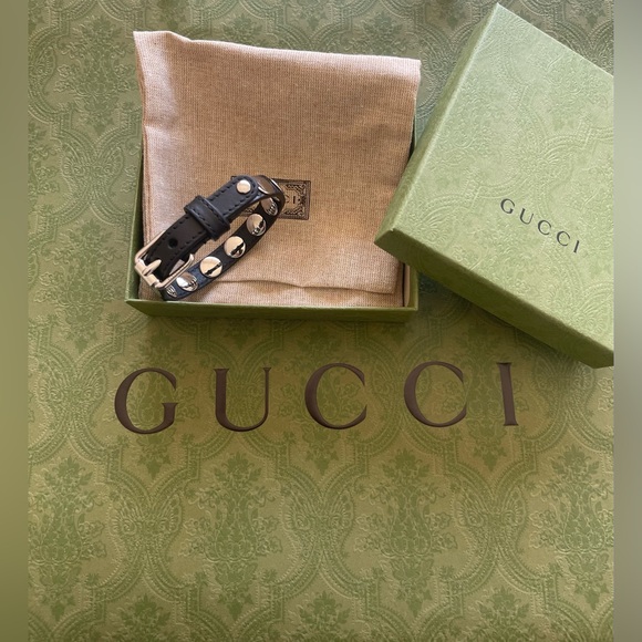 New GUCCI
Studded Leather Wrap Black Bracelet - Picture 11 of 14